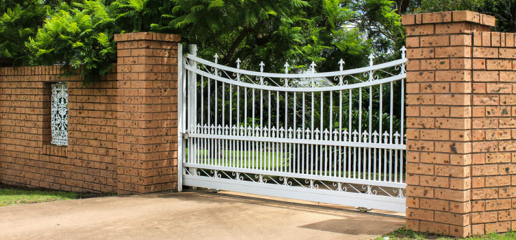 Aluminum Driveway Gates in Aston